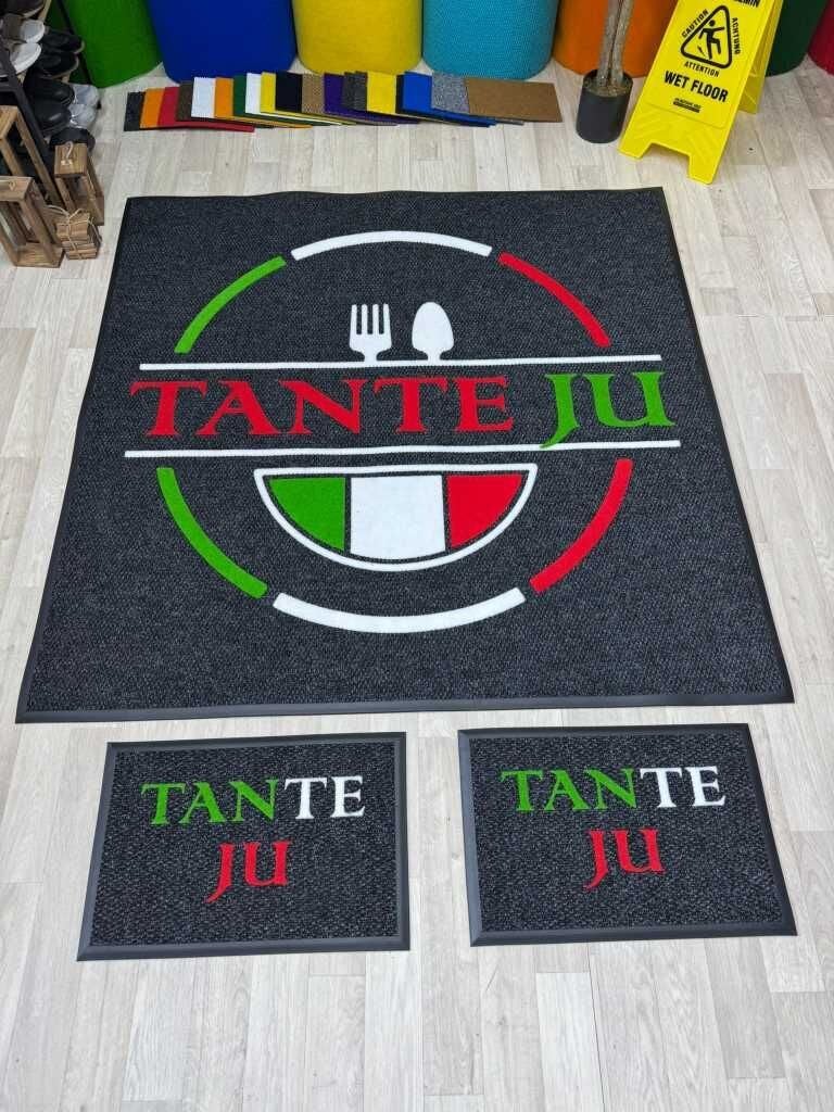 Cafe ve restoranlar için logolu kapı önü paspas, dayanıklı ve kişiye özel tasarım