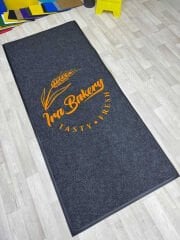 Restoranlar için logolu kapı önü paspas, dayanıklı ve kişiye özel tasarım