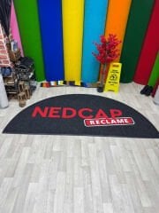 Mağazalar için oval logolu halı paspas, dayanıklı ve kişiye özel tasarım