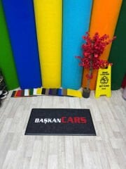 Oto galeriler için özel logolu paspas, giriş alanında kurumsal şıklık ve dayanıklı zemin çözümü